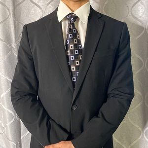 Croft & Barrow men's Necktie. Square pattern. 56 inches